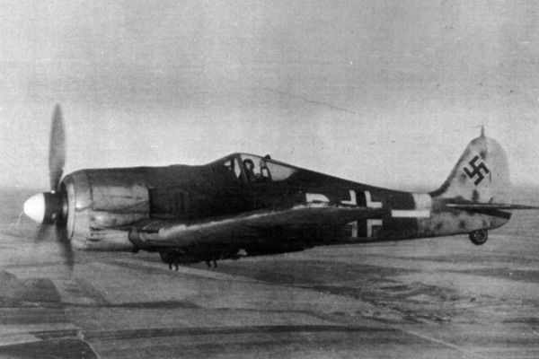 focke-wulf-fw-190E444B158-80E3-8DF4-5B29-1262AF58E4C2.jpg