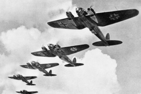 heinkel-he-111-during-the-battle-of-britain435BEE7B-B2BA-9B3E-A890-4170300CA591.jpg