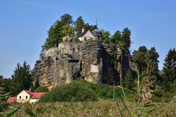 2-skalni-hrad-sloup-v-cechach10275444-11F9-CEAF-3161-9CA46175AD5E.jpg
